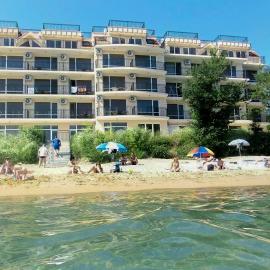 Akra Apartments