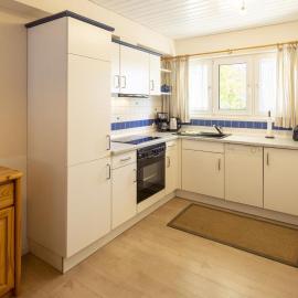 Fewo am Edersee mit 2 Schlafzimmern, hotel v destinácii Scheid