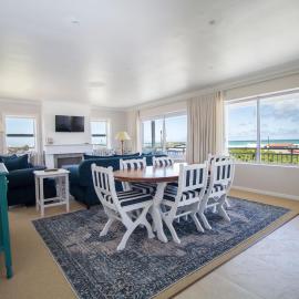 South Point Guest Lodge, hotel di Agulhas