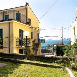 Apartments Tellaro، فندق في تيلارو