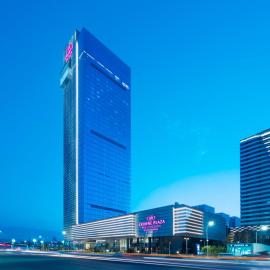 Crowne Plaza Baoji City Center by IHG, hotel di Baoji