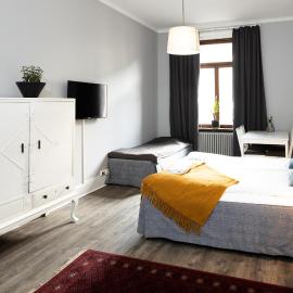 Systrar & Bönor Bed and Breakfast، فندق في تريلبورغ