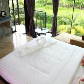 Plernsalaya resort, hotell i Salaya