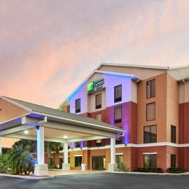 Holiday Inn Express Hotel & Suites Port Richey by IHG, hotel u gradu 'Port Richey'