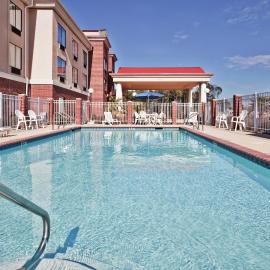 Holiday Inn Express Hotel & Suites Forest by IHG, hotel em Forest