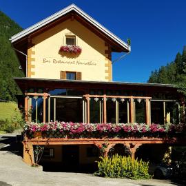 Gasthof Neuratheis, hotell i Senales