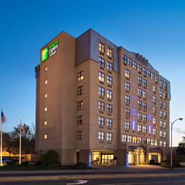 Holiday Inn Express & Suites Boston - Cambridge by IHG, hotel di Cambridge