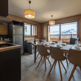 ODYSSEE CRC01 Appartement traversant sur les pistes, hotel in La Toussuire