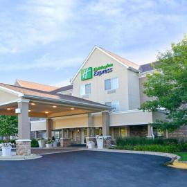 Holiday Inn Express & Suites Chicago Deerfield Lincolnshire by IHG、Riverwoodsのホテル
