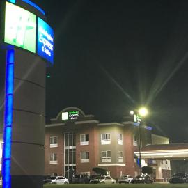 Holiday Inn Express Hotel & Suites Canton by IHG, hotel in Canton
