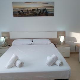 Apartamentos Blaucel, hotel in Deltebre