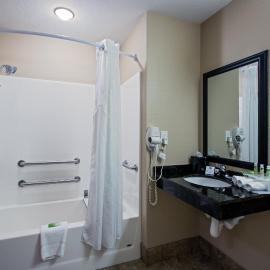 Holiday Inn Express & Suites - Green Bay East by IHG, hotel in Green Bay