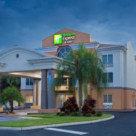 Holiday Inn Express & Suites Tavares by IHG, hotelli kohteessa Tavares