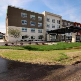 Holiday Inn Express & Suites Fond Du Lac by IHG, hotel u gradu Fond du Lak