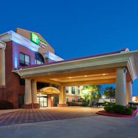 Holiday Inn Express & Suites Wharton by IHG โรงแรมในWharton