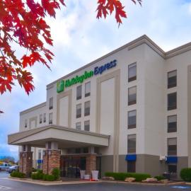 Holiday Inn Express & Suites Fayetteville University of Arkansas Area by IHG, hotell i Fayetteville
