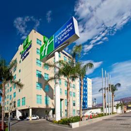 Holiday Inn Express & Suites Queretaro by IHG, hotell sihtkohas Querétaro