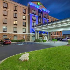 Holiday Inn Express & Suites Lebanon-Nashville Area by IHG, hotel in Lebanon
