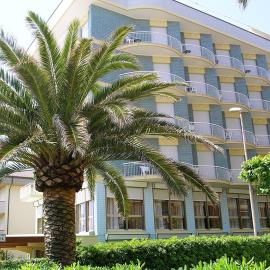 Hotel Boston, hotel v Alba Adriatice