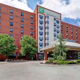 Holiday Inn Windsor - Ambassador Bridge by IHG、ウィンザーのホテル