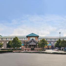 HOLIDAY INN EXPRESS & SUITES ELK GROVE CENTRAL - HWY 99 by IHG, hotel v destinaci Elk Grove