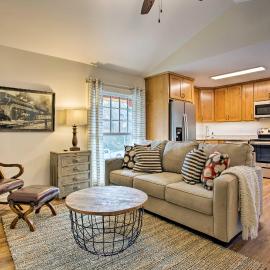 Walk to Main Street Eats: Remodeled Saluda Apt, hotell sihtkohas Saluda