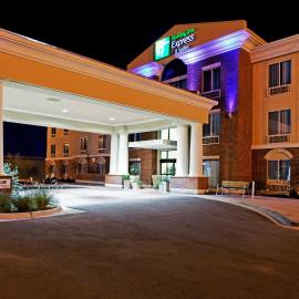 Holiday Inn Express & Suites Ozona by IHG، فندق في أوزونا