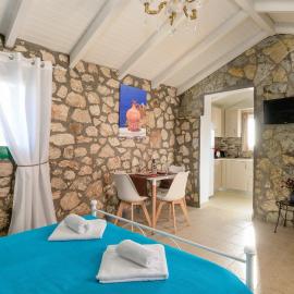 Sofias cottage Razata Argostoli، فندق في Razáta