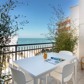 Rivazzurra Homes - B, hotel u gradu Termoli