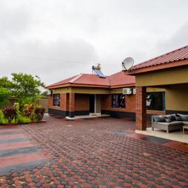 Sweet Holiday Homes, hotel in Victoria Falls