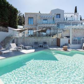 Villa Costele with Private Sandy Beach, hotell Corfu Town'is