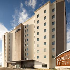 Staybridge Suites Silao by IHG, hotel in Silao
