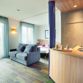Suite-Home Orléans-Saran, hotel di Saran