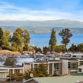 Taupo Panorama - Lake Taupo Holiday Home