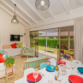 Bay Coast Happy Place - Cooks Beach Holiday Home