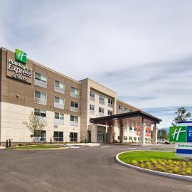 Holiday Inn Express & Suites Terrace by IHG: Terrace şehrinde bir otel