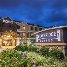 Staybridge Suites - Kansas City-Independence by IHG, hotel in Independence