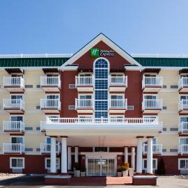 Holiday Inn Express & Suites Petoskey by IHG, ξενοδοχείο σε Petoskey