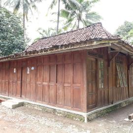 Homestay Mbah Parni, hotel in Sermo