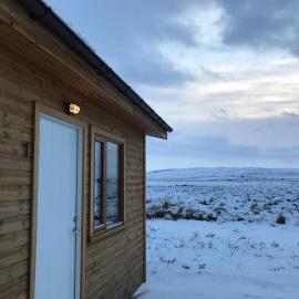 Cabin 1 at Lundar Farm, hotel em Varmaland