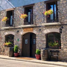Casa Parranxo，Senterada的飯店
