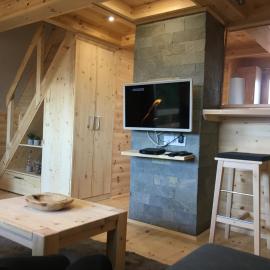 Wooden Apartman Prémium Jacuzzival、アルショーウルシュのホテル