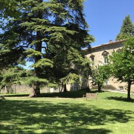 Les cèdres, hotel u gradu 'Chalabre'