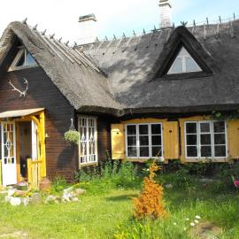 Rukkilille Holiday Home, hotell i Pärsama
