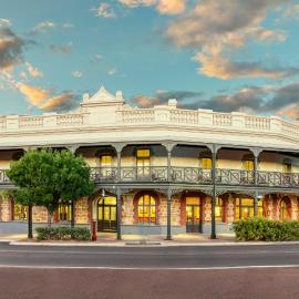 Farmers Home Hotel, hotel i Northam
