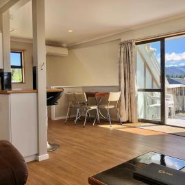 Family Apartment with Mountain Views, hotel in Twizel