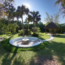 JUPITER WATERFALLS - NEWLY UPDATED - TIKI HUT, FIRE PIT, KITCHEN, POOL HEATER and MORE, hotel din Jupiter
