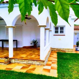 VILLA CAMBRILS BEACH Aparcamiento Gratis