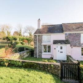 4 Rose Cottages, hotel in Looe