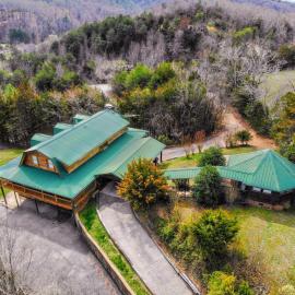 Smoky Bear Lodge with Guest House, Hot Tub, 560 FREE tickets each paid day!!!